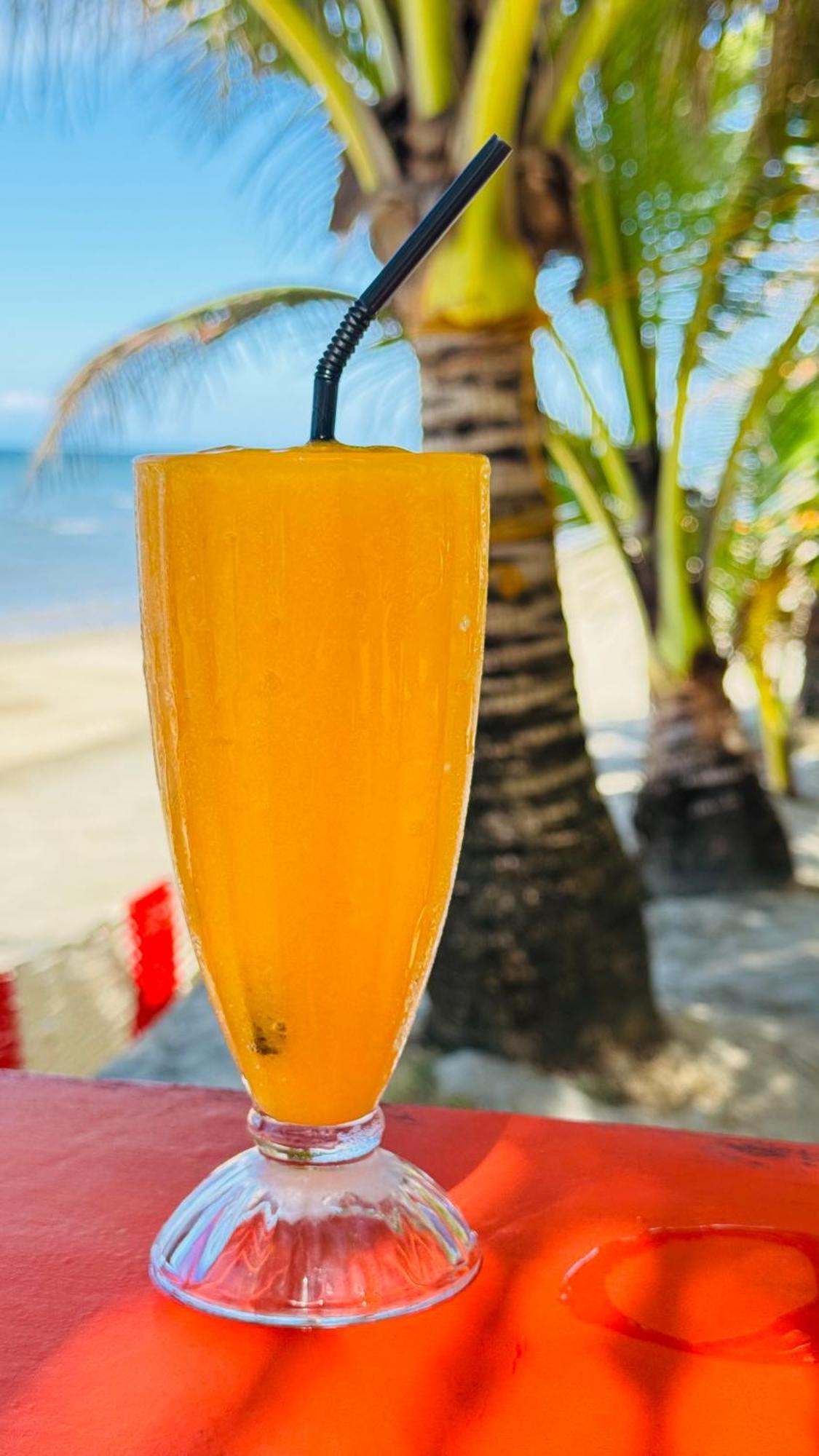 Footprints Beach Resort Agpudlos 외부 사진