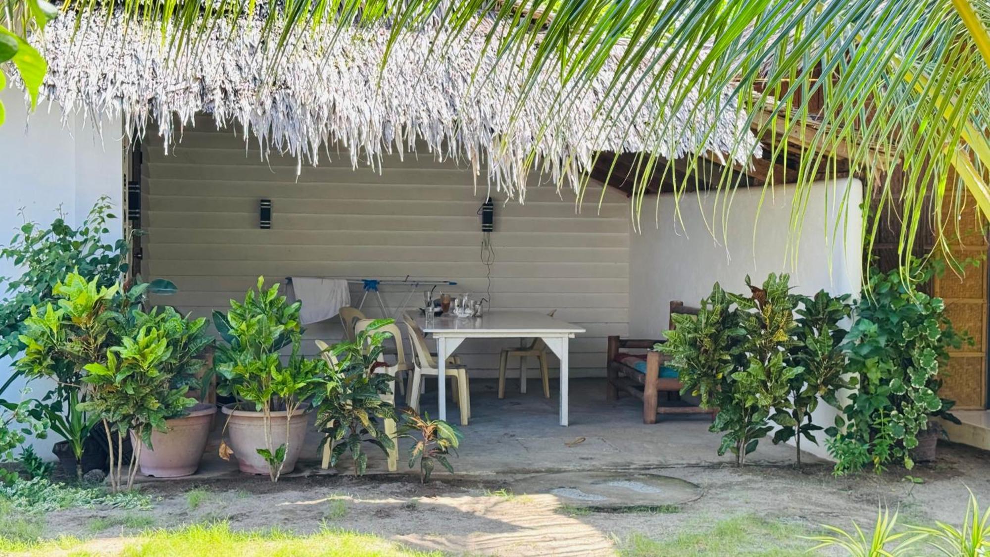 Footprints Beach Resort Agpudlos 외부 사진