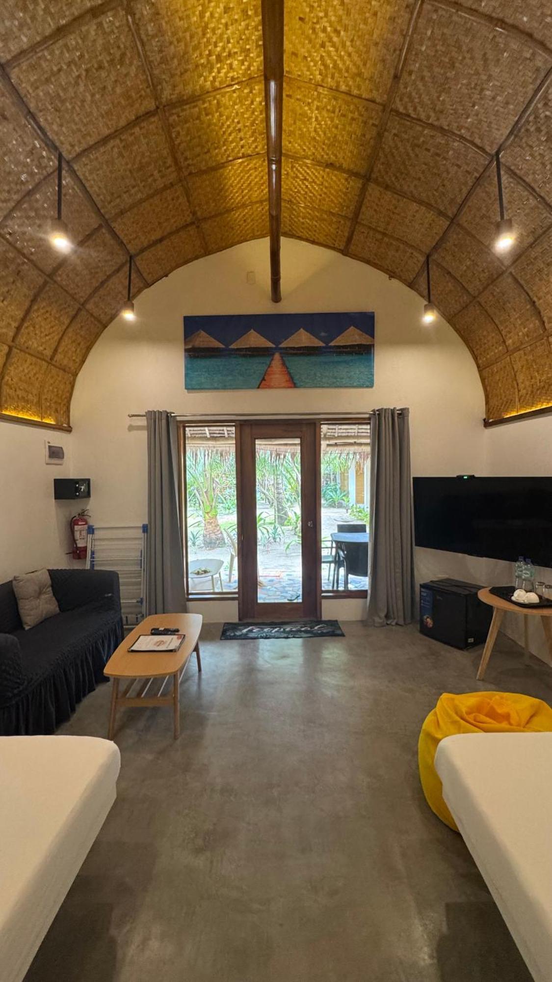 Footprints Beach Resort Agpudlos 외부 사진