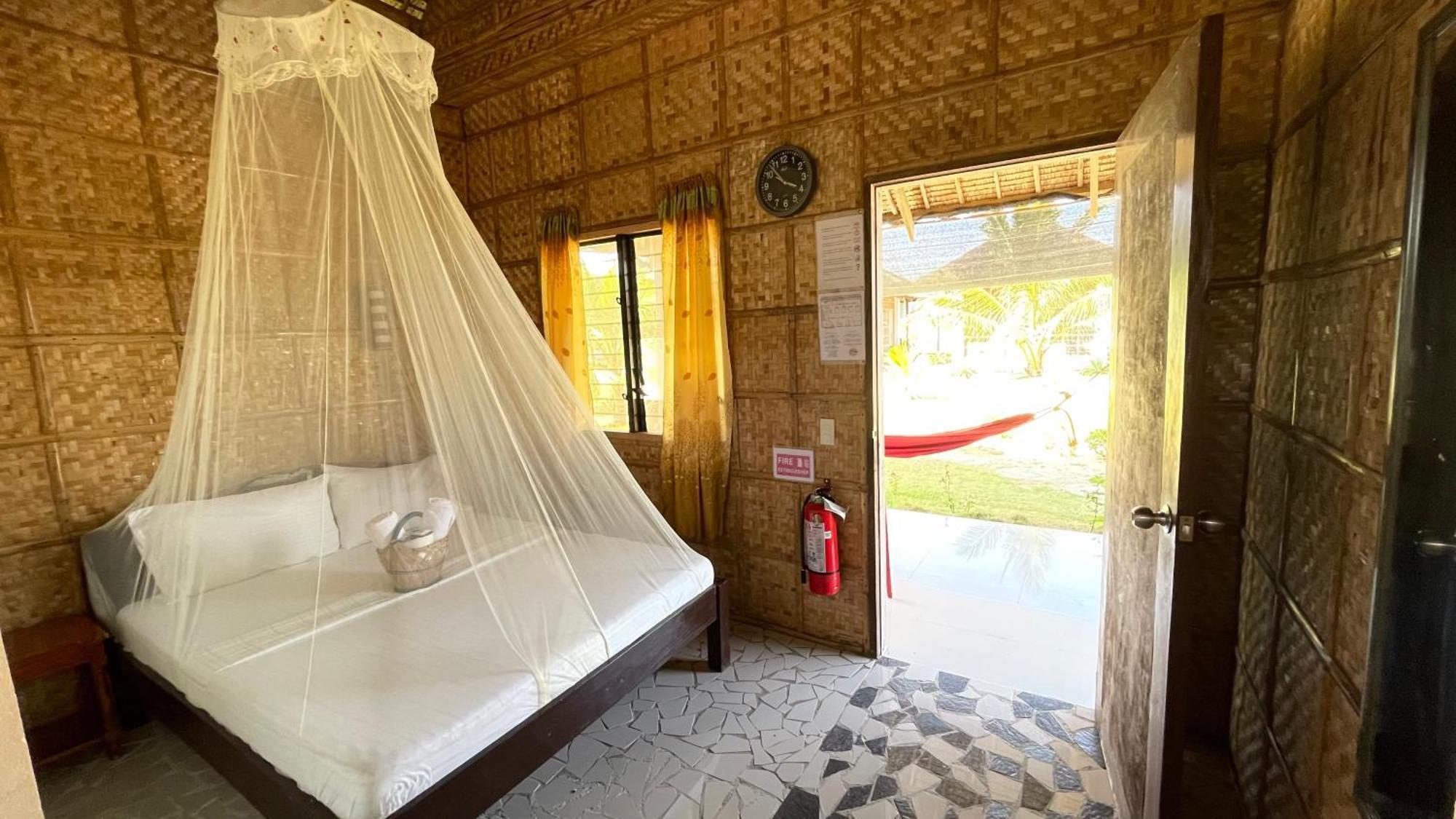 Footprints Beach Resort Agpudlos 외부 사진