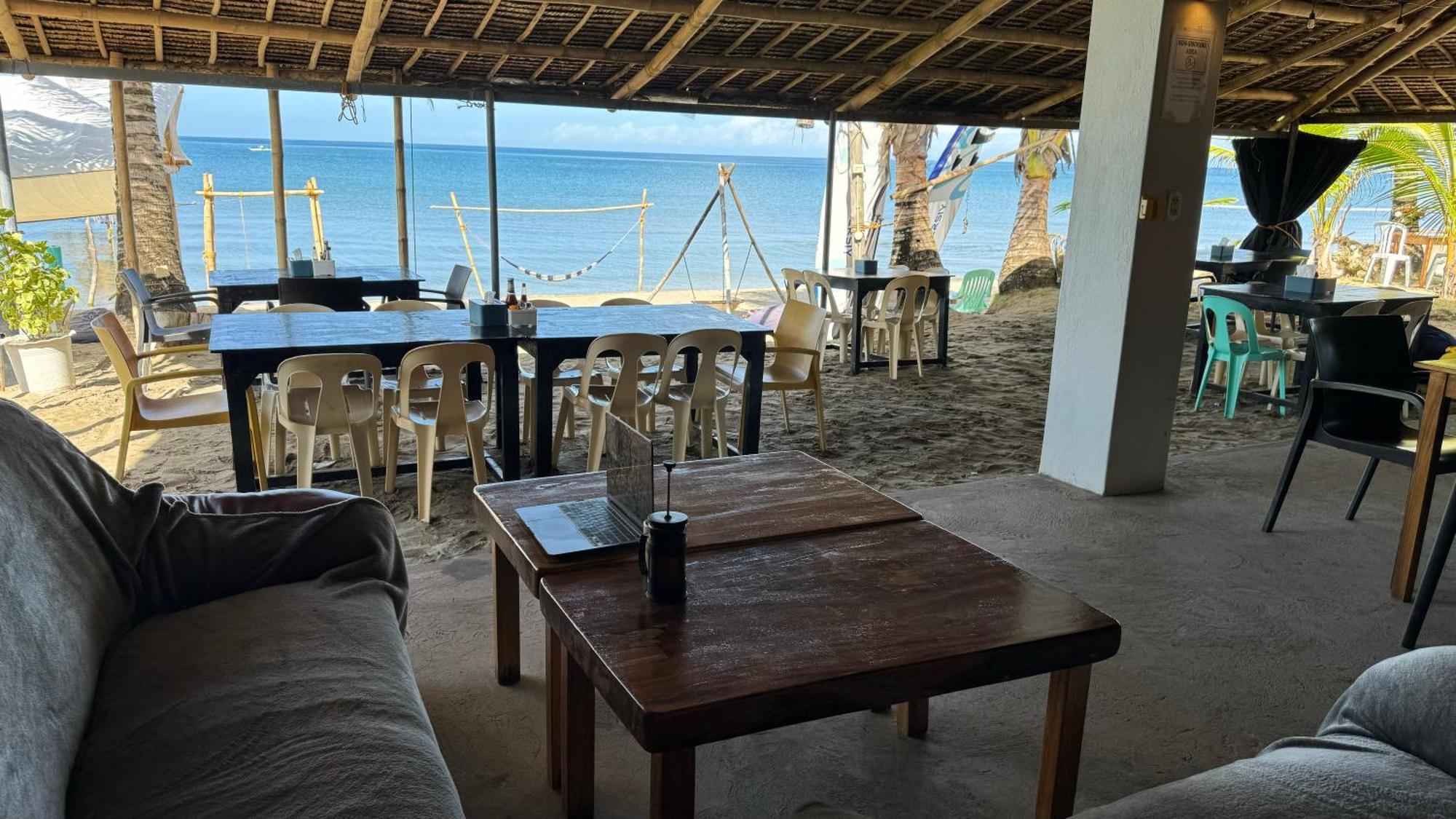 Footprints Beach Resort Agpudlos 외부 사진